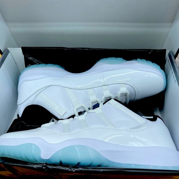 Authentic Air Jordan Retro 11 low ‘Legend Blue’ - Picture 1 of 5